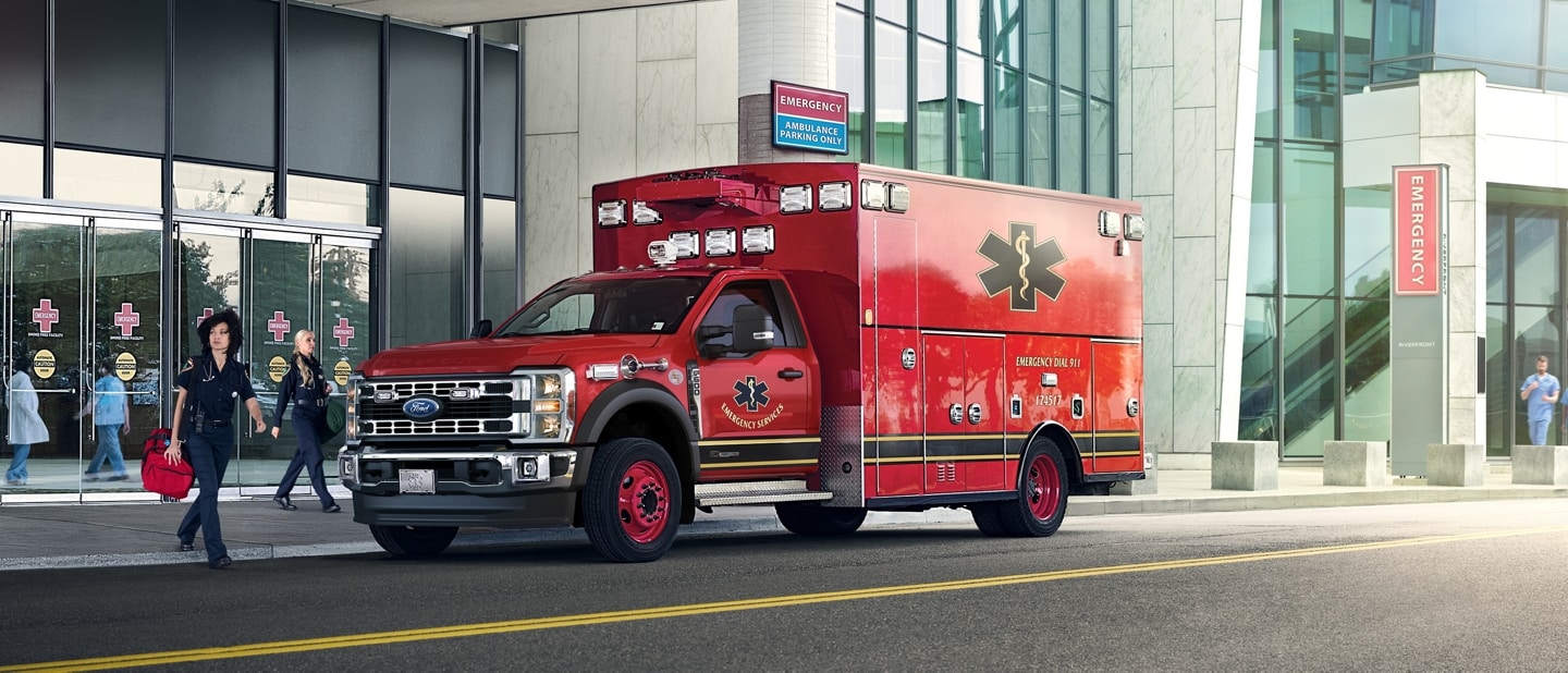 2023 Ford Super Duty® Chassis Cab F-600® XL Ambulance upfit