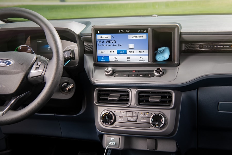 Eight-inch touchscreen in the 2023 Ford Maverick® truck