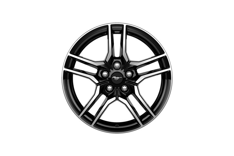 18″ by 8″ machined-face aluminum wheels with high-gloss Ebony Black-painted pockets